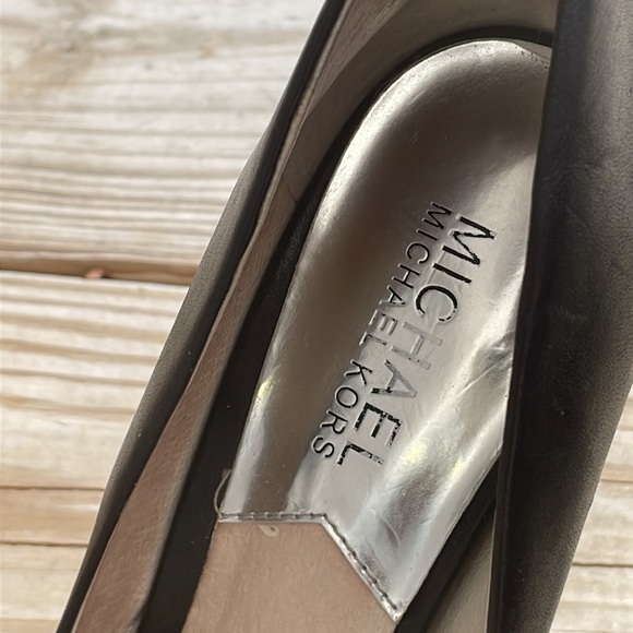 Michael Kors "ZADY" Black Leather Heels Size 7.5 - Picture 6 of 12